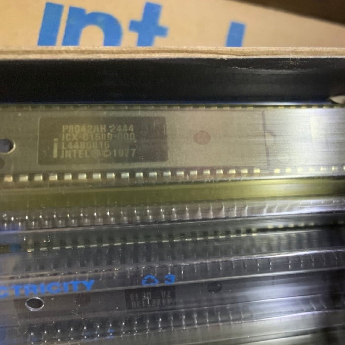 P8042AH by Intel - 8-BIT, MROM, 8048 CPU