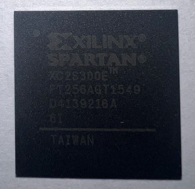 Black Exynos Spartan chip XC2S300E6FT256I